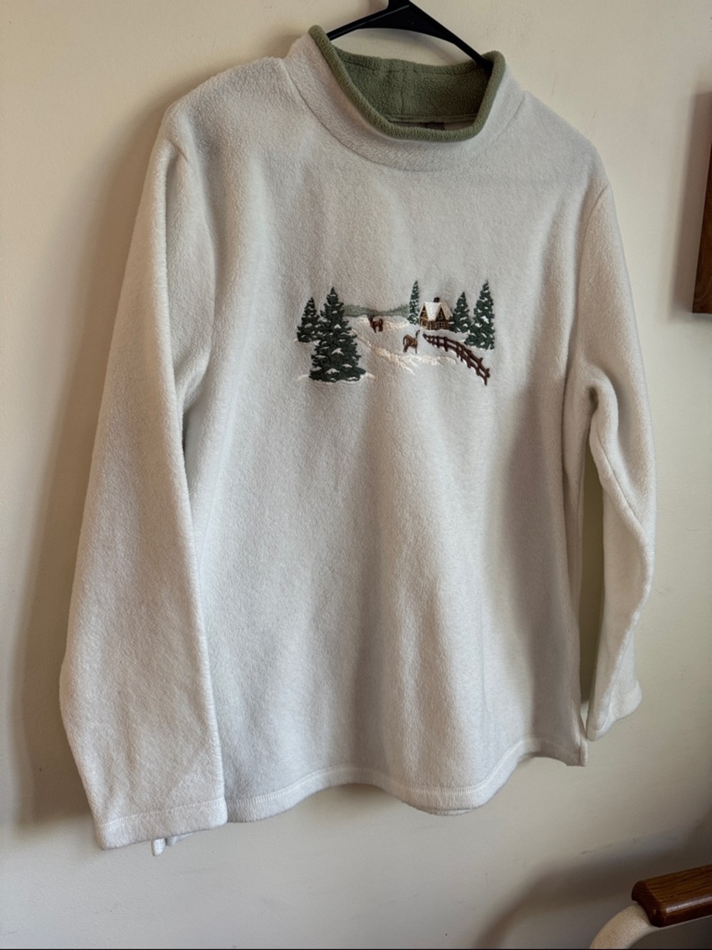 croft & barro off white Crewneck Sweater with Green Collar and Winter Embroidery
